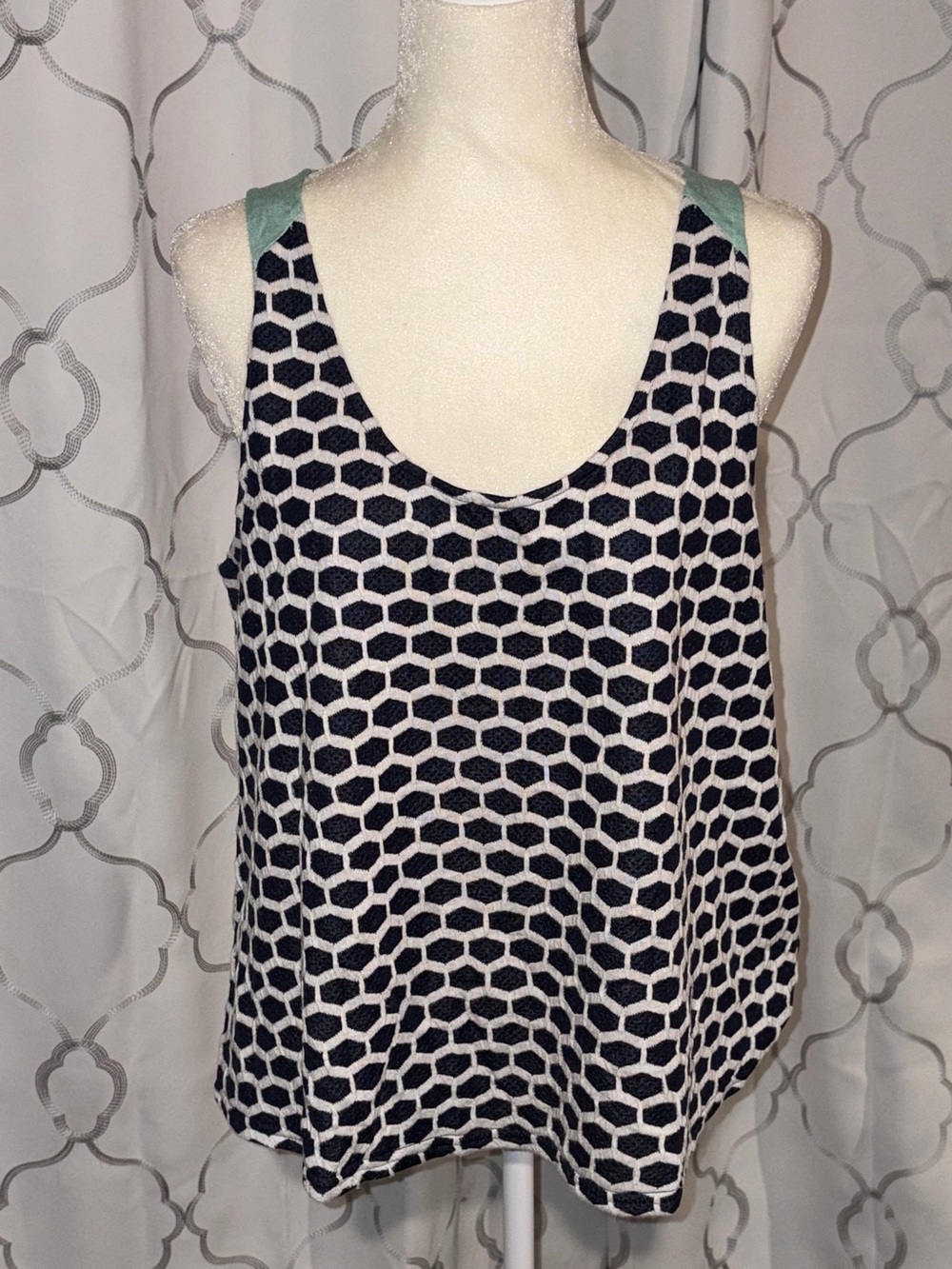 Pixley Stitch Fix Honeycomb Textured Tank Top L Navy Ivory Geometric